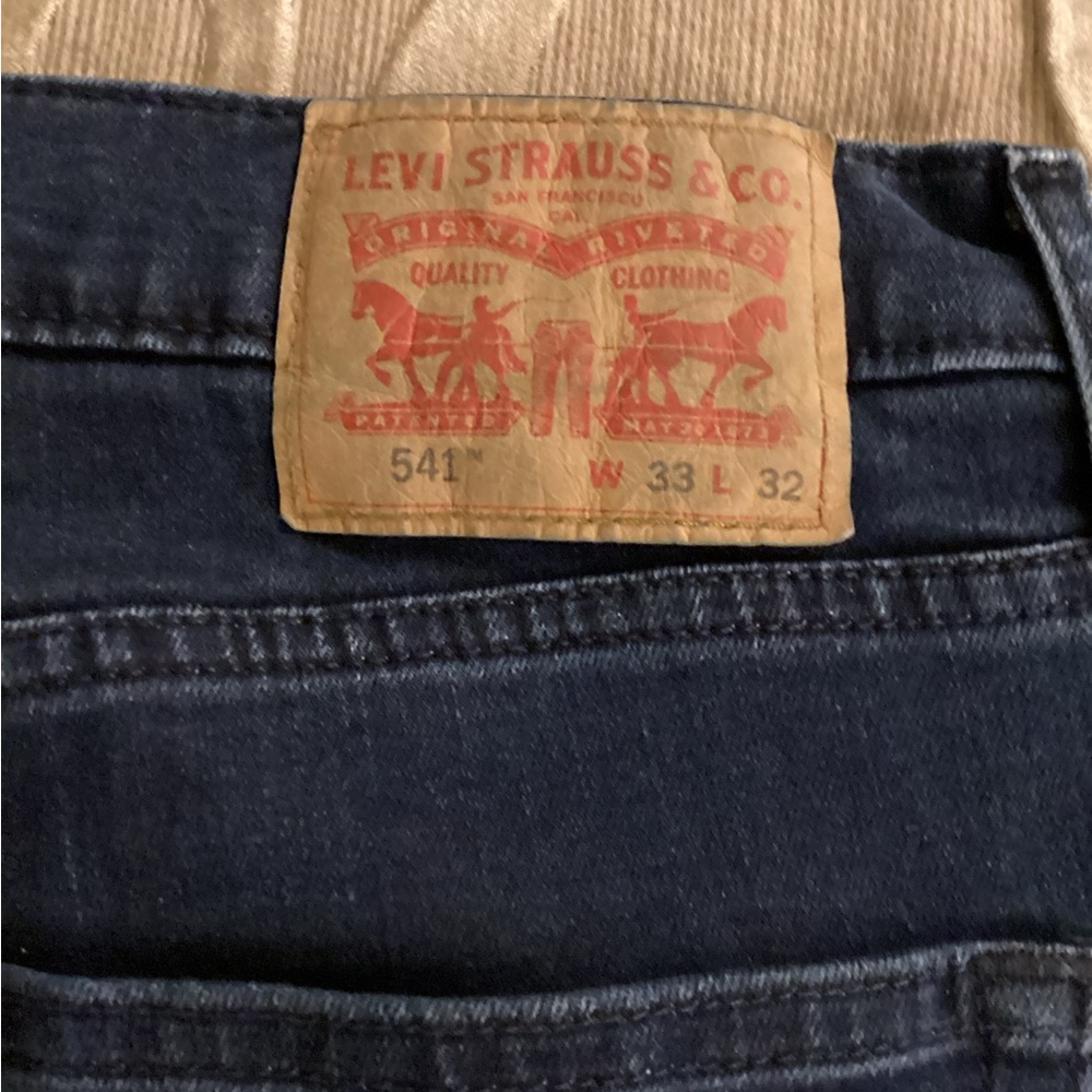 Levi's 541 Relaxed Fit Tapered Leg Jeans Size 33x32